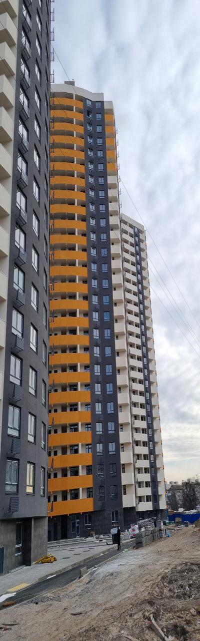 Киімді үтіктеп жатқанда ренжіді