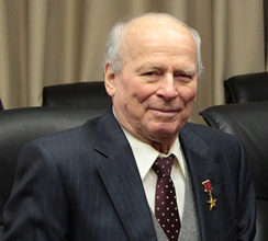 ТРУДОВИЙ КОЛЕКТИВ «КИЇВМІСЬКБУДУ» ВІТАЄ ПАВЛА ОЛЕКСАНДРОВИЧА...