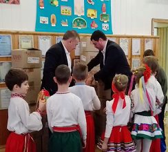 У ДИТБУДИНОК «МАЛЯТКО» ПРИЙШЛИ НОВОРІЧНІ СВЯТА