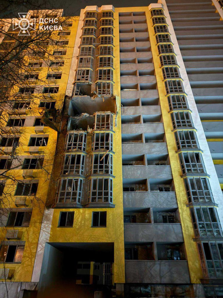 КИЇВМІСЬКБУД ПОВІДОМЛЯЄ ПРО ПОШКОДЖЕННЯ ЖК ЧАРІВНЕ МІСТО ВНАСЛІДОК НІЧНОЇ АТАКИ НА КИЇВ