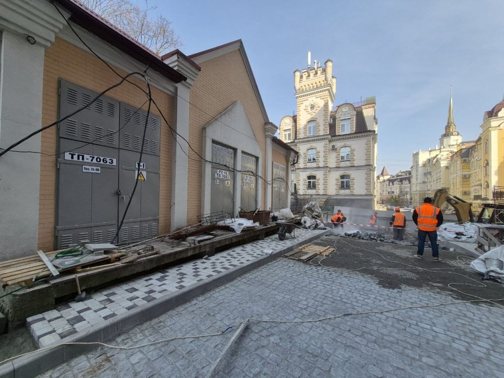 У ЖК ПОДОЛ ГРАД ТРИВАЮТЬ РОБОТИ З ОБЛАШТУВАННЯ ІНЖЕНЕРНИХ МЕРЕЖ ТА БЛАГОУСТРОЮ