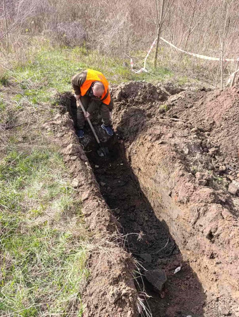У СОЛОМ'ЯНСЬКОМУ РАЙОНІ ТРИВАЄ ПРОКЛАДАННЯ ЗОВНІШНІХ ЕЛЕКТРОМЕРЕЖ ДЛЯ ЖК МЕДОВИЙ ТА МЕДОВИЙ-2