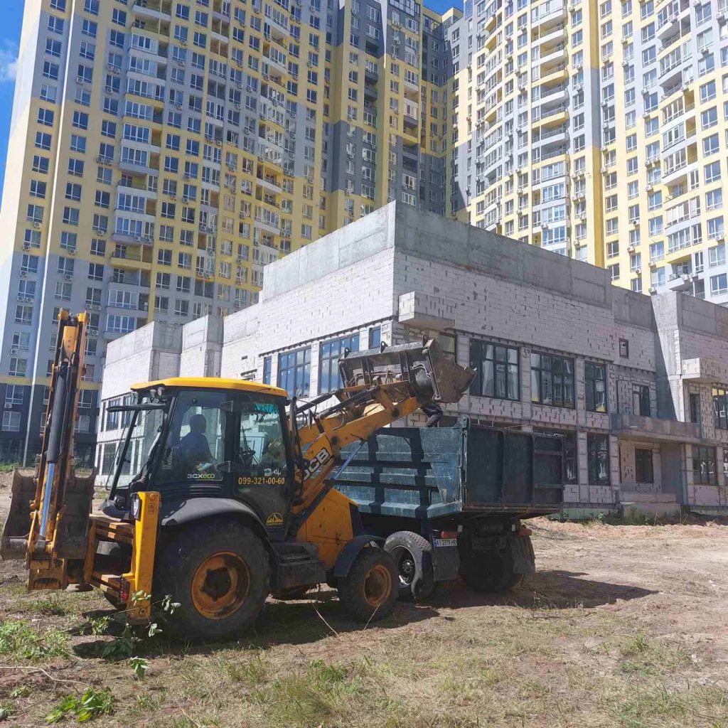 КИЇВМІСЬКБУД ПРИСТУПИВ ДО ВІДНОВЛЕННЯ БУДІВНИЦТВА СОЦІАЛЬНОГО ОБ'ЄКТА БІЛЯ ЖК МЕДОВИЙ