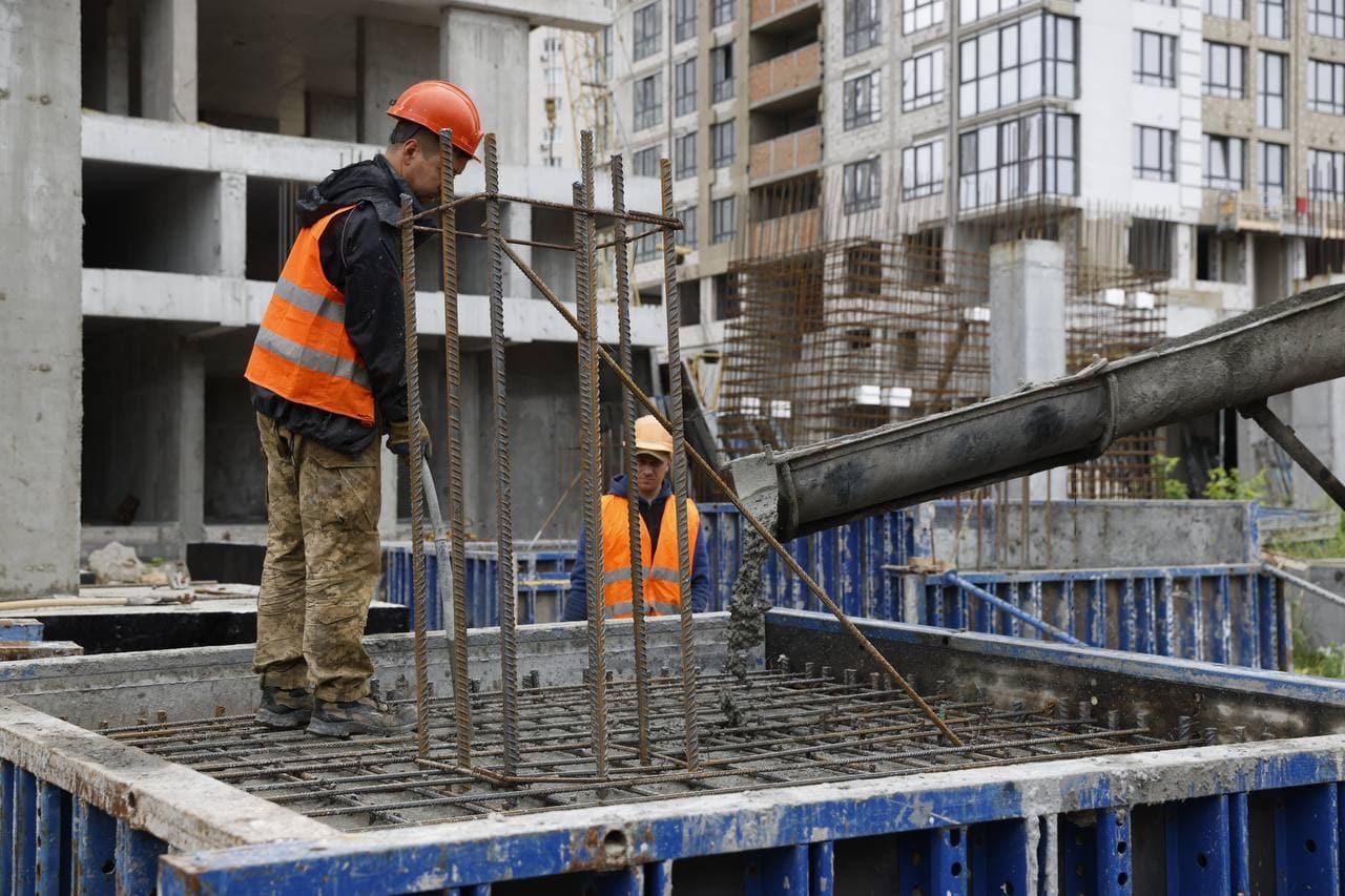 КИЇВМІСЬКБУД ВІДЗВІТУВАВ ПРО ПЕРШІ РЕЗУЛЬТАТИ РОБОТИ З ВІДНОВЛЕННЯ БУДІВНИЦТВА ОБ'ЄКТІВ