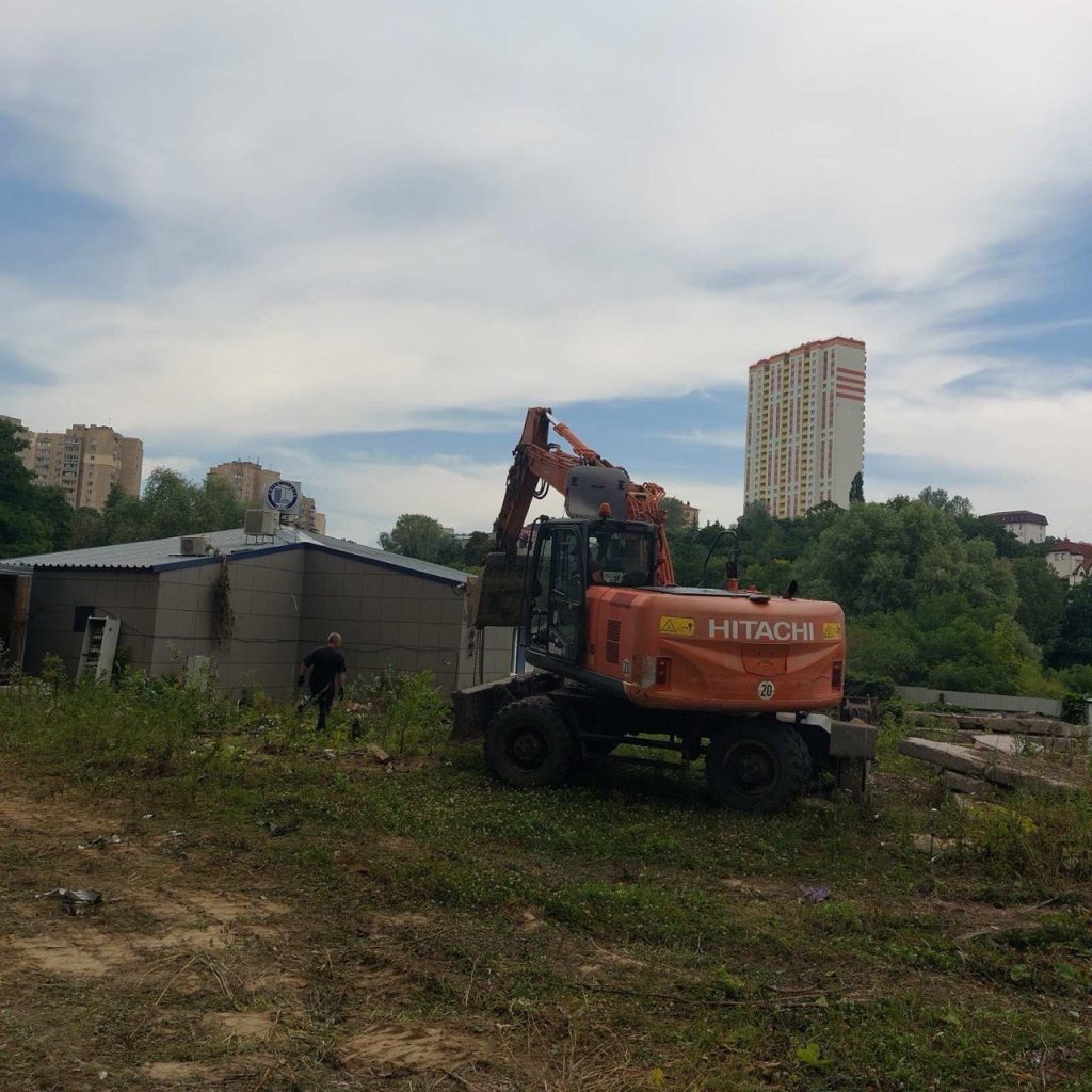 НА ЖК МЕДОВИЙ-2 ТРИВАЮТЬ БУДІВЕЛЬНІ РОБОТИ